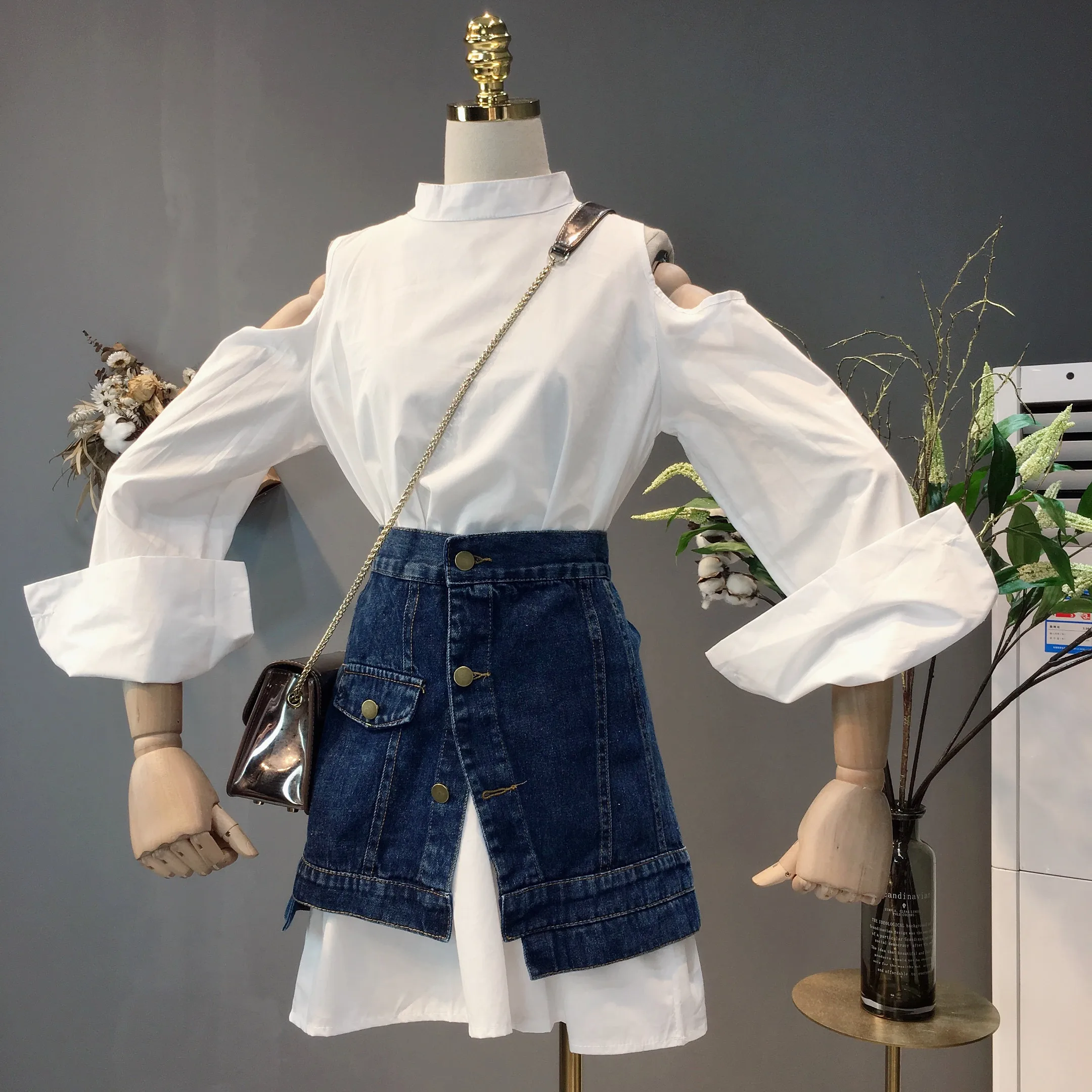 

2019 New spring and Autumn Women High Collar Hollowed Long Sleeved Long Shirt + Denim Skirt Two Pieces Female Jeans Skirt Suits