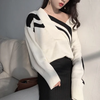 

Vintage Black and White V-neck Asymmetrical Sweater Women Patchwork Chic Half-shoulder Knitted Pullovers Knitwear 2019 Jumper