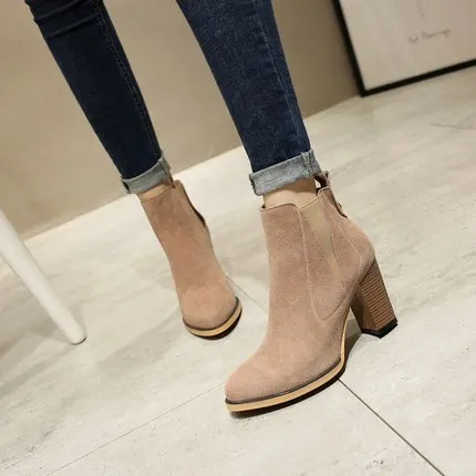 

2018 new frosted short boots winter plus velvet shoes high heels wild autumn pointed thick with Martin boots
