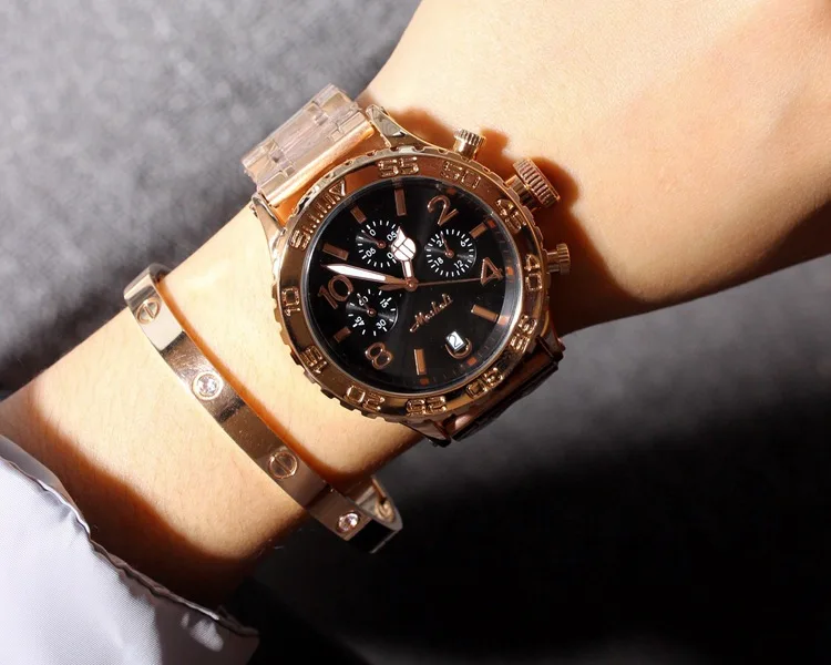 

2018 new three-eye six-needle dial stainless steel strap casual fashion exquisite precision high-end simple men's quartz watch