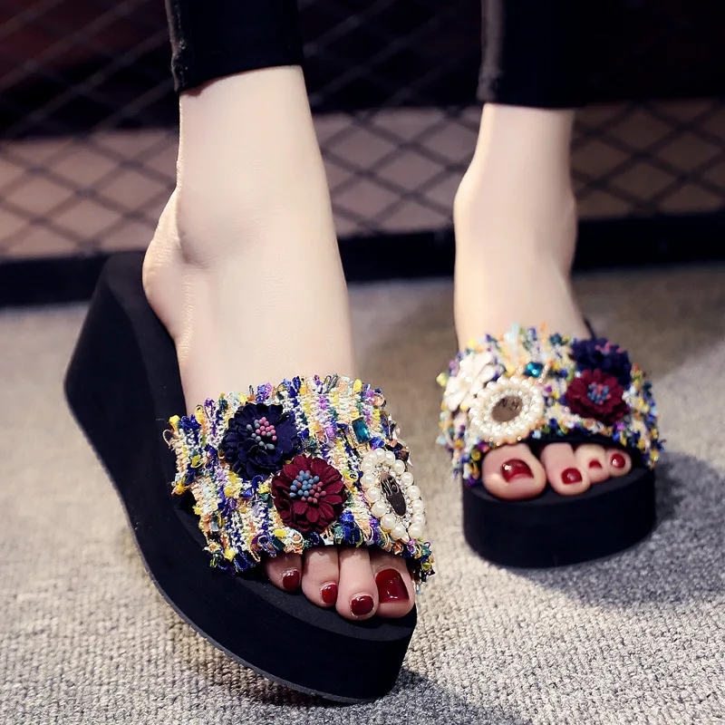 One-word flip-flops summer muffin thick-soled anti-skid tour new beach rising slope beach slippers luxury shoes women designers