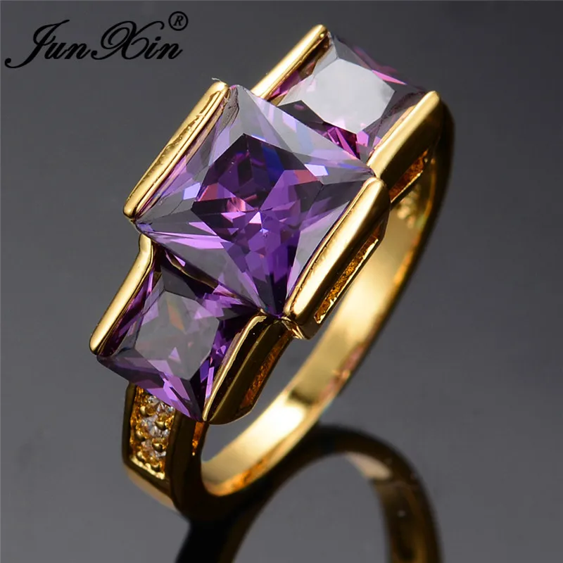 

JUNXIN Luxury Big Stone Three Square Zircon Rings For Women Men Yellow Gold Filled Purple/Green Stone Royal Birthstone Jewelry