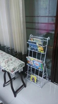 ثلاثة طبقة معدنية كتاب الجرف الحمام غرفة المعيشة الحديثة الطابق نوع مجلة تخزين الرف
