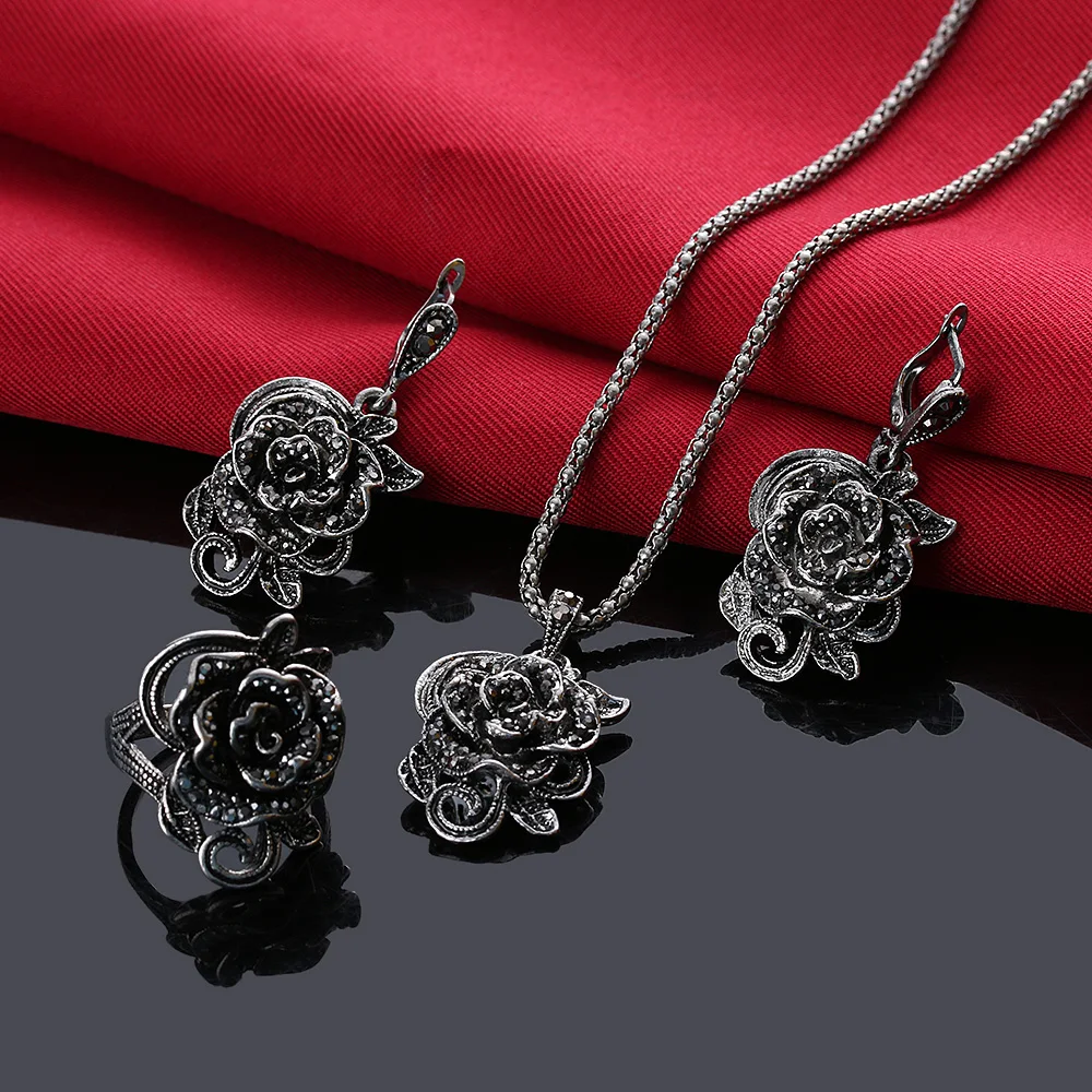

Fashion 4Pcs/SET Women Antique Silver Color Flower Ring &Necklace Earrings Vintage Jewelry Sets Femme brincos 2019