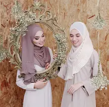 2019 NEW women pearl chiffon solid color muslim head scarf shawls and wraps pashmina bandana female foulard crinkle hijab stores chic solid color flouncing pleated wearable chiffon pashmina for women