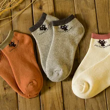 Забавные носки с мультяшной вышивкой; сезон осень-зима; бархатные теплые носки до лодыжки; эластичные мягкие женские носки
