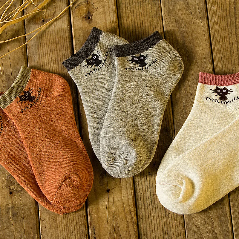 

Cartoon Embroidery Funny Socks Autumn And Winter Plus Velvet Warm Ankle Sccks Splicing Elasticity Soft Women Socks