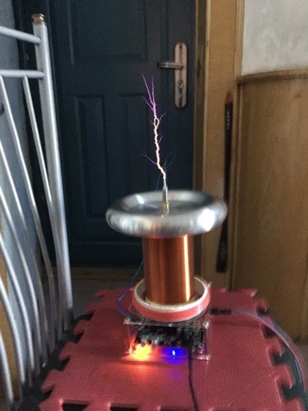 Гнтц integrated drive пластины продукта integrated твердого Tesla coil молодой человек первый TC