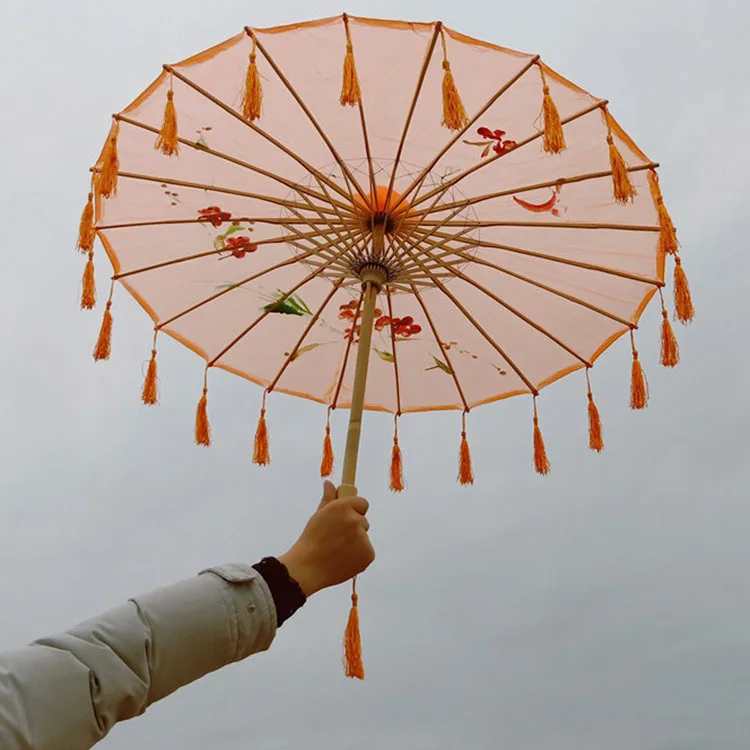 Декоративный зонтик с лентой и кисточками Древние китайские Зонты шелковая ткань фотография Танец Реквизит японский декоративный зонтик - Цвет: HY-16