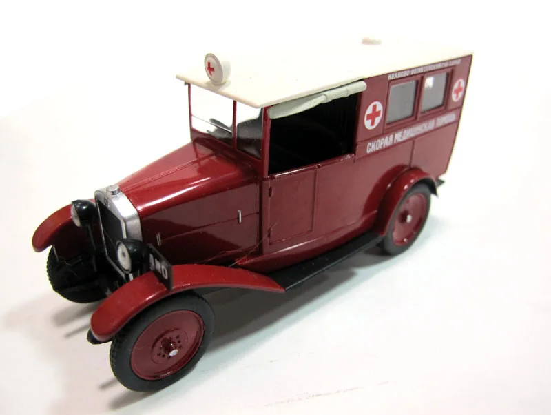 

Russian Soviet 1:43 alloy model car AMO F15 ambulance Collection model