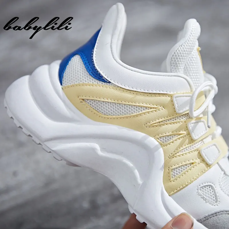 Online Turnschuhe Frauen Sommer Vulkanisieren Weibliche Mode Turnschuhe Spitze Weiche Korb Femme Dad Plattform Atmungsaktive Mesh Turnschuhe für Frauen