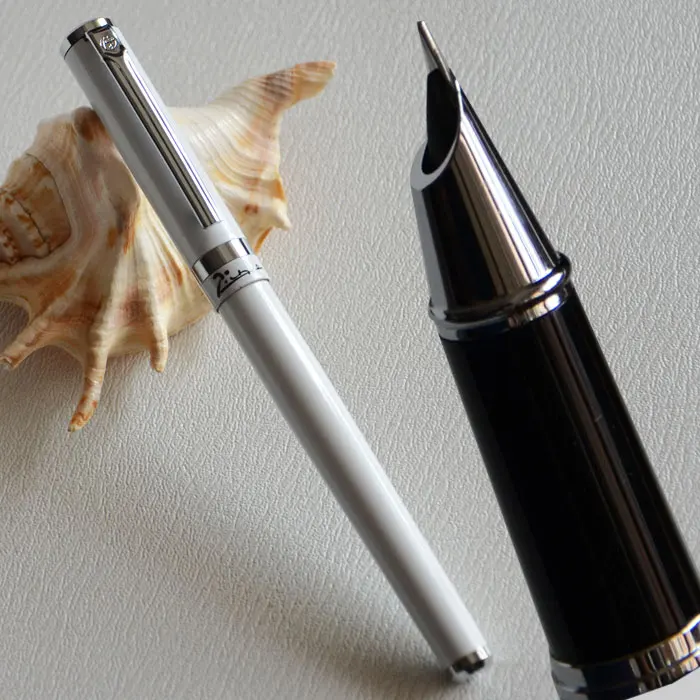 PICASSO 609 EXECUTIVE WHITE AND SILVER FINE HOODED NIB FOUNTAIN PEN