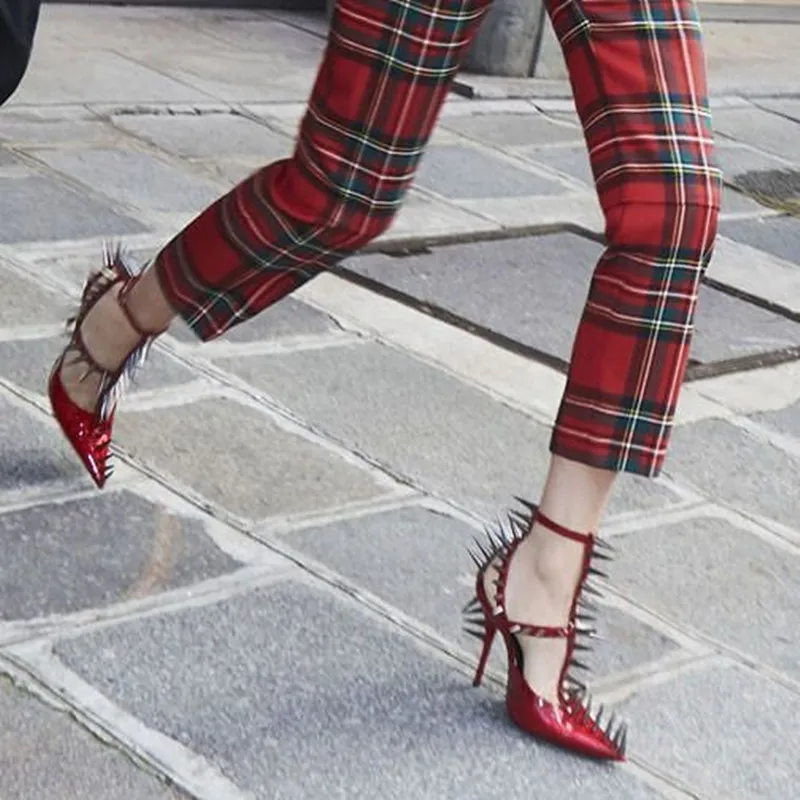 Pompes En as Show strap Follwwith Blanc De Marque Rouge Show Noir Bout Rivets Gladiateur Cuir Sandales Femme Luxe Talons 2018 À Pointes Haute Pointu As T IvAS4x4