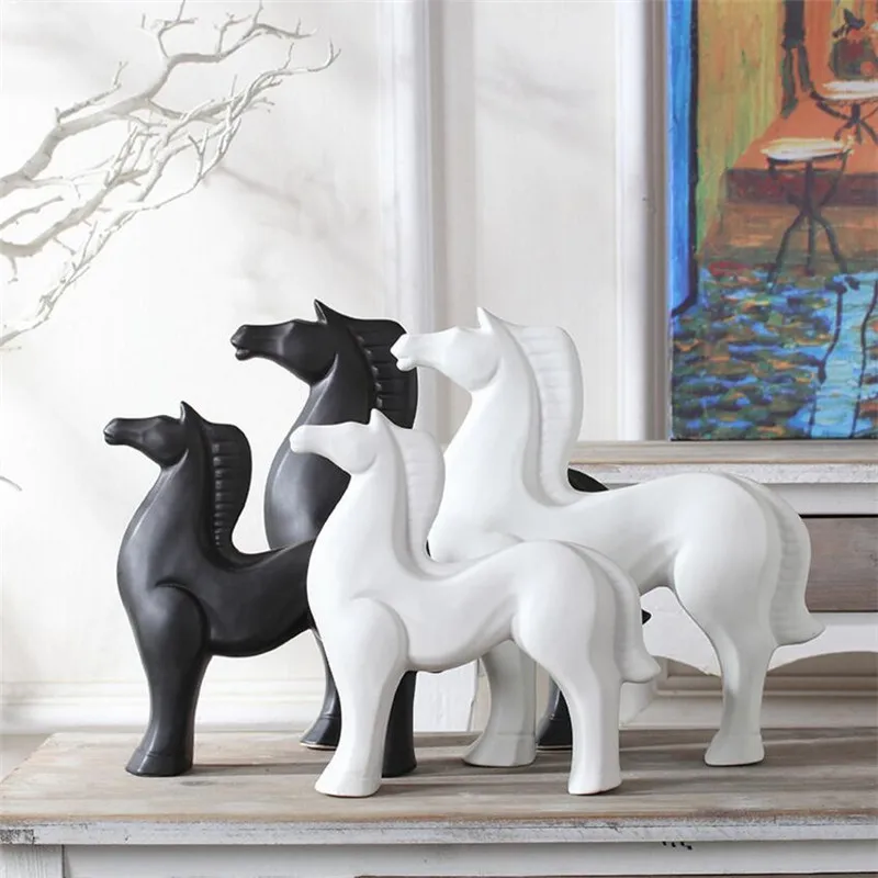 

Nordic home decorations simple ceramic crafts horse ornaments living room TV cabinet wine cabinet home decoration Wedding decora