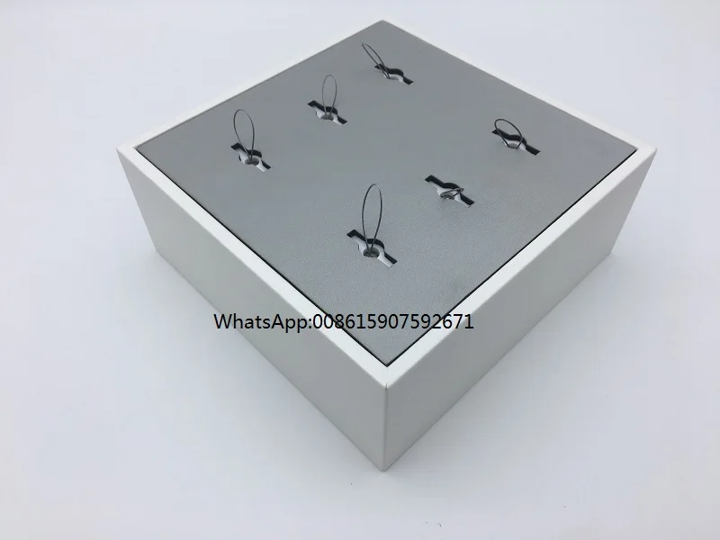 Anti_theft_jewelery_display_tray_with_pull_box_recoiler