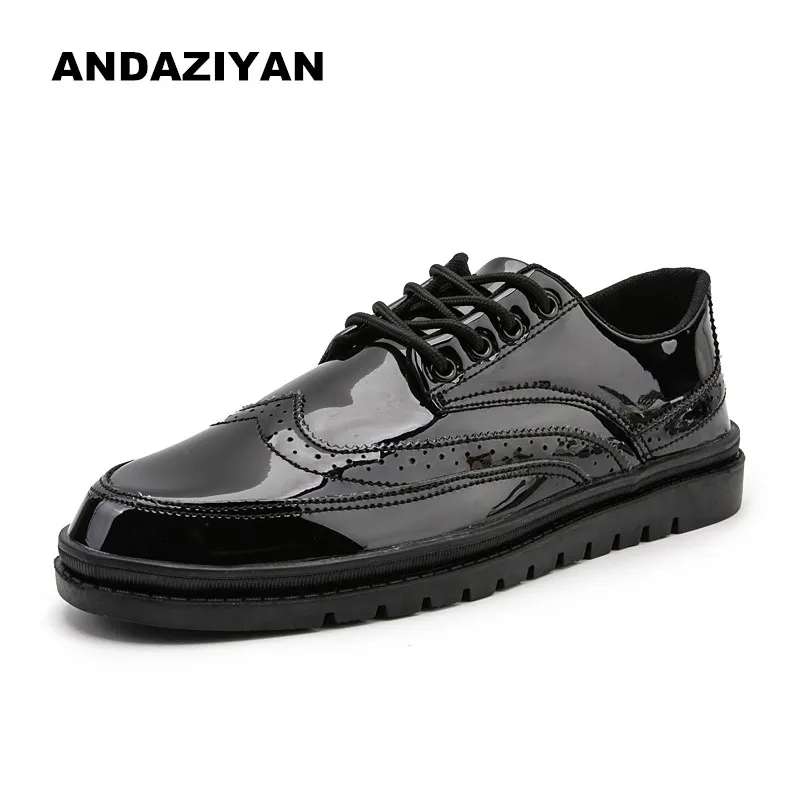 

Bright patent leather casual shoes for men