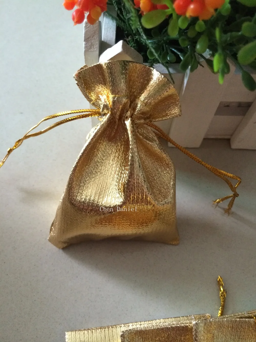 100 pcs 7x9cm Gold Plated Satin Gift Bags With Drawstring jewelry gift