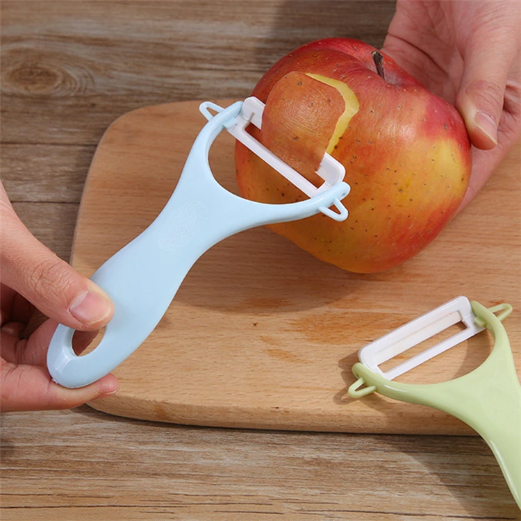 Colorful ceramic peeler for effortless vegetable and fruit peeling – your ultimate kitchen gadget