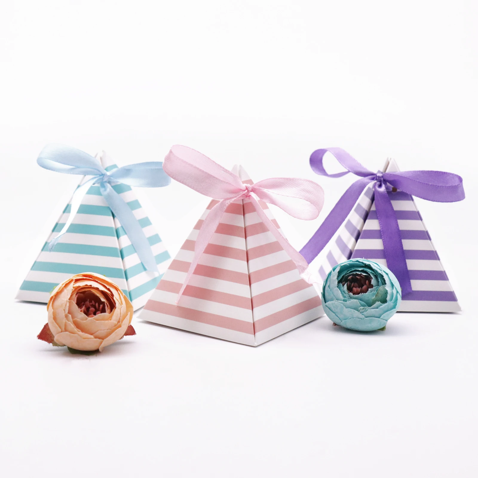 

10pcs European Stripe Triangular shape Candy Box with Ribbon Chocolate Gift Box For Birthday Bomboniera Wedding Event Party