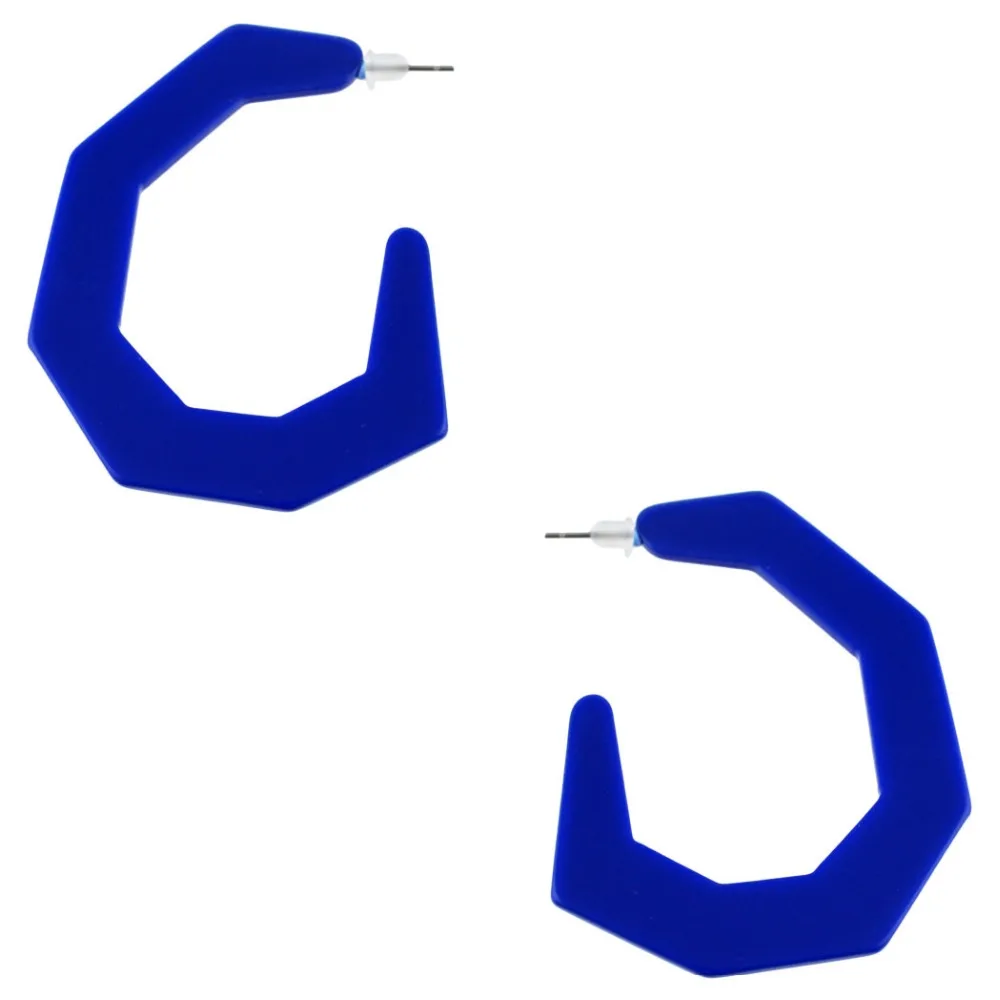 6761824
