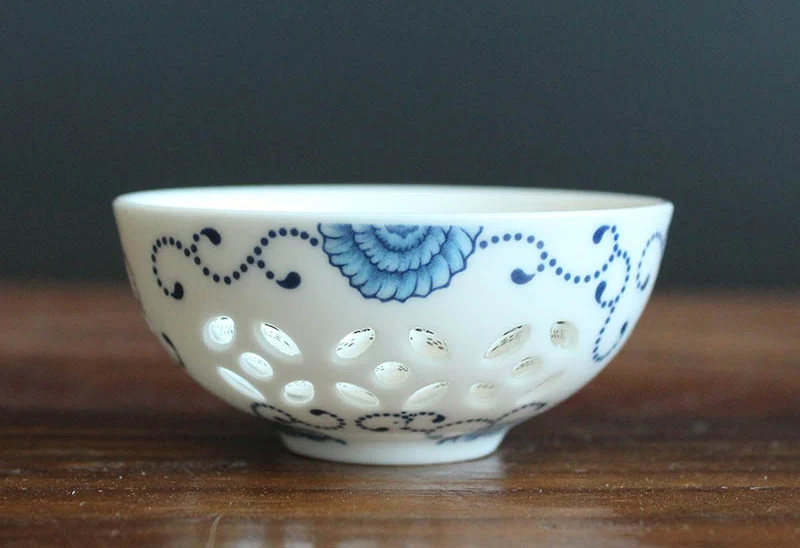 Exquisite Openwork ceramic cup Chinese traditional porcelain teaCup Kung Fu Teacup Tea accessories green tea cup 1pcs