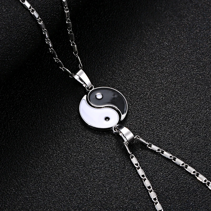 

2 Pcs Fashion Necklaces Eight Diagrams Black and White Yin Yang Pendant for Couples Lover Best Friends Friendship Women Unisex