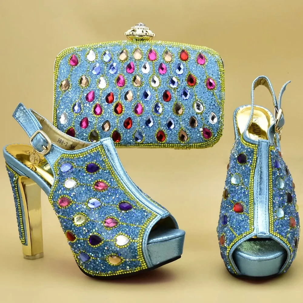 Комплект из итальянских туфель и сумочки в африканском стиле; женские вечерние туфли и сумочка в комплекте; женские туфли на высоком каблуке и сумочка синего цвета