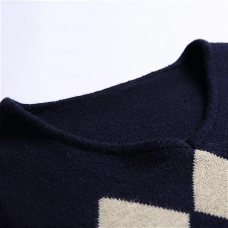 Cashmere Wool Sweater Men 2019 New Autumn Winter Slim Fit Pullovers Men Argyle Pattern V-Neck Pull Homme Christmas Sweaters