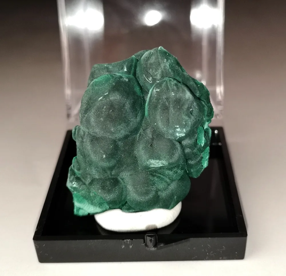 

Natural rare malachite mineral specimen green stone crystal teaching specimen collection from China