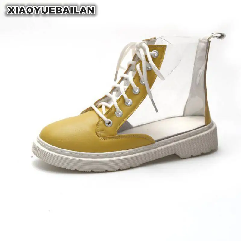 

The new style goes with the sheer boots of Martin boots and hip hop shoes
