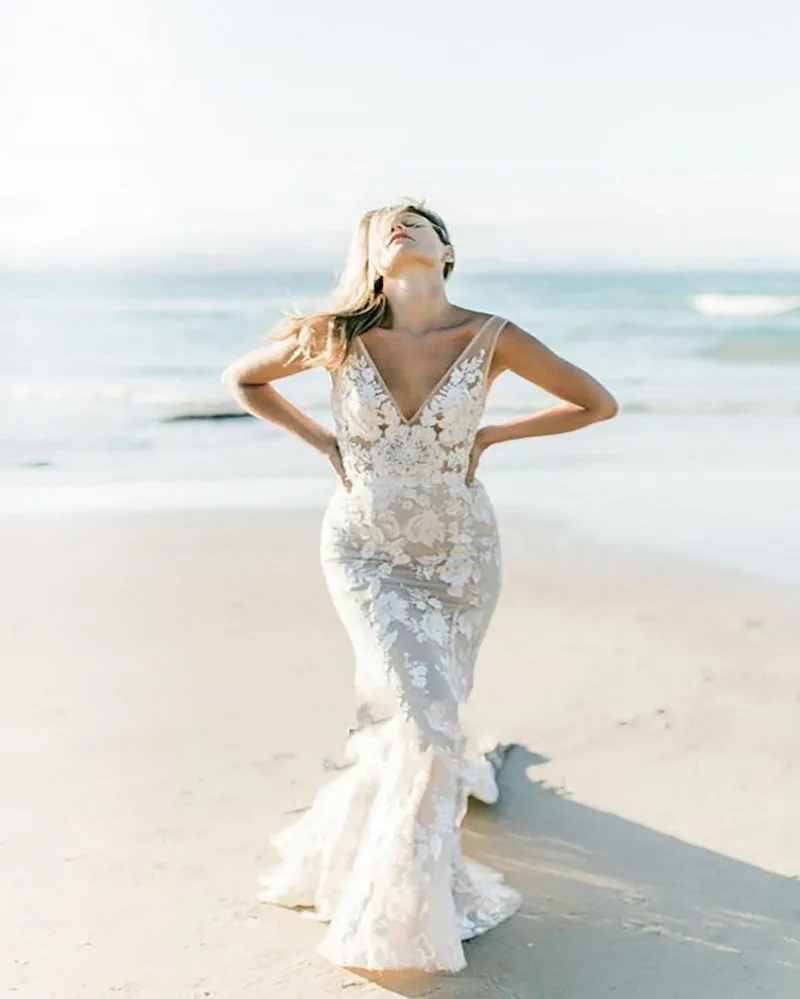 

Sexy Backless V Neck Lace Mermaid Appliques Court Train Beach Boho Wedding Dress Robe De Mariee