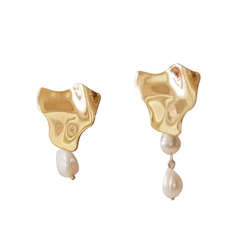 

Fashion Gold Color Wavy Metal Freshwater Pearl Earrings For Women Girls Party Jewelry Geometric Irregular Minimalist Earrings