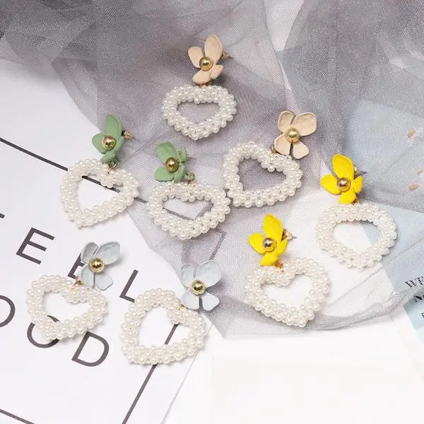 In Stock Yellow Flower Pearl Heart Love Large Hoops Alloy Earrings Jewelry For Ladies