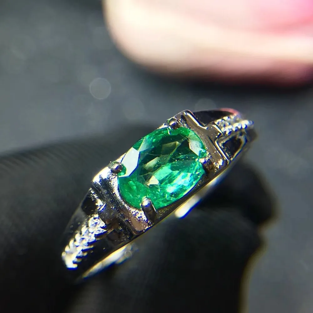 Мужское кольцо, изумруд, мужское кольцо,, натуральный изумруд, серебро 925 пробы, драгоценный камень, хорошее ювелирное изделие, 5*7 мм