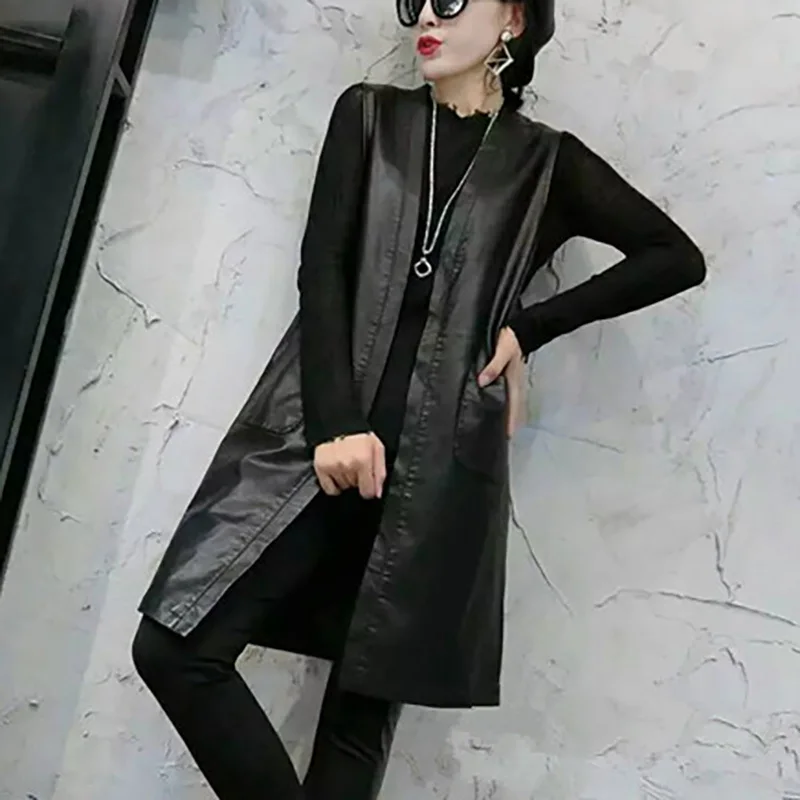 

[EWQ] 2019 New Spring Winter Fashion Black Large Size Sleeveless V-neck Split Joint Pocket Long PU Leather Vest Woman 6XL BL537