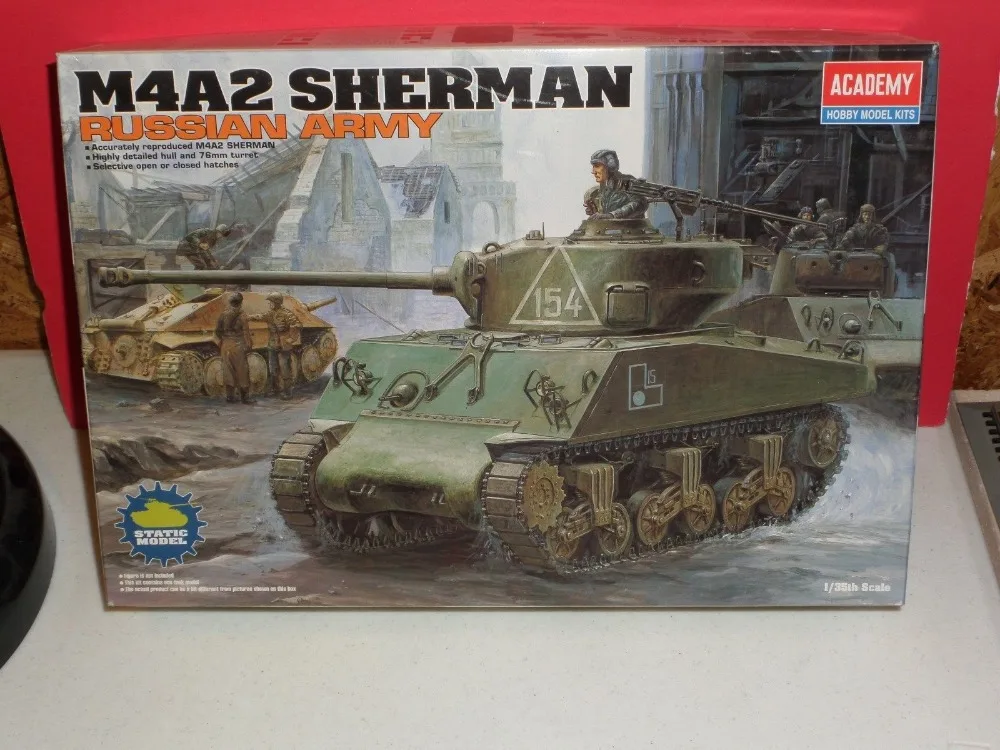 Academy 1/35 13010 M4A2 SHERMAN TANK RUSSIAN ARMY Plastic Model Kit