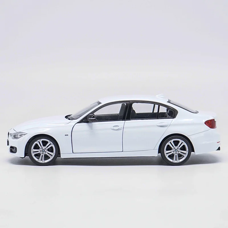 Литые металлические транспортные средства 1:24 модели автомобилей Coche mkd3 масштаб