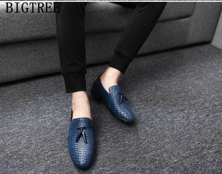 3066099898_1818887253