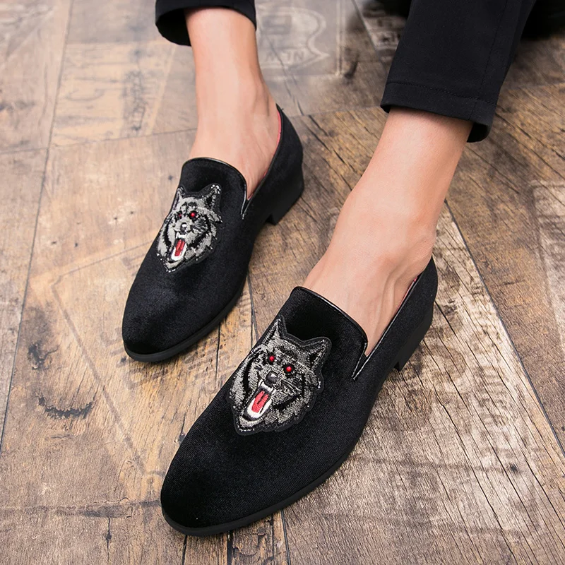 

POLALI Personality Metal Pendant Decorated Slip On Fashion Men leather Shoes New Autumn Men Party Driving Shoes Big size 38-45