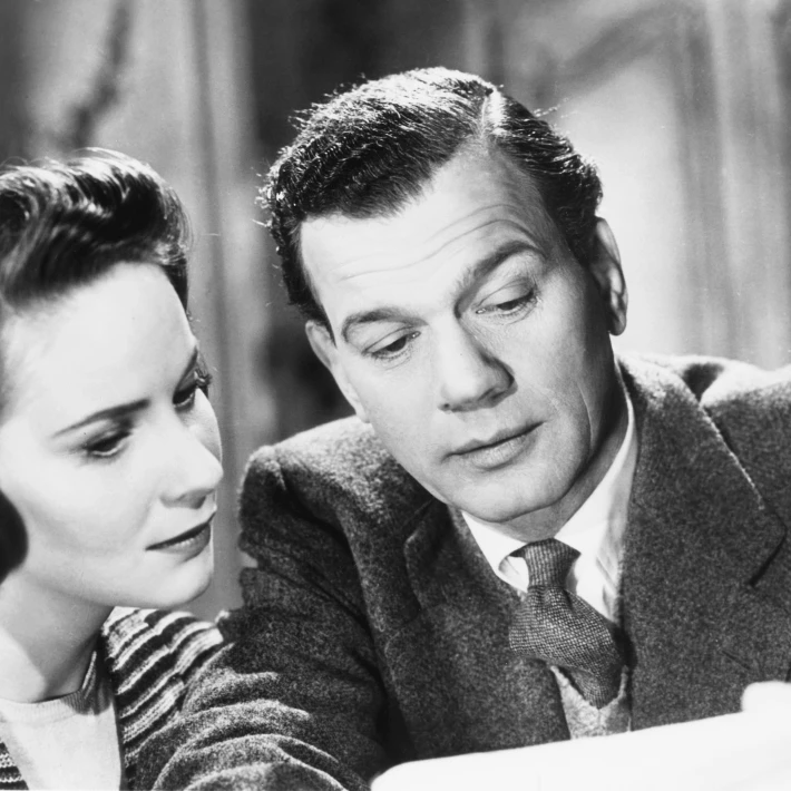 The Third Man From Left Alida Valli Joseph Cotten 1949 Photo Print (28 x 22)