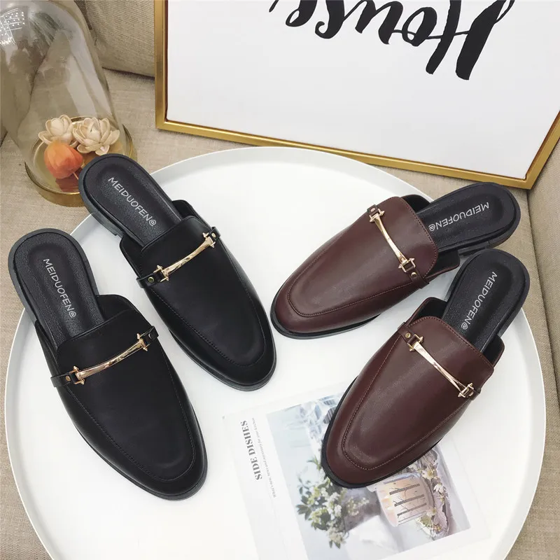 

Brand Designers 2019 spring fashion Metal Chain Flat Slipper Slip On Slides Loafers Mules black Winner Shoes Big size 35-40