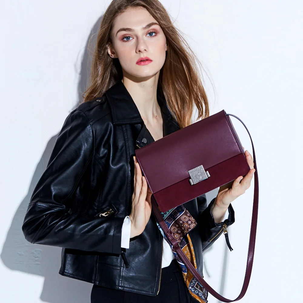 

Women's Single Shoulder Bag with Fashionable Lock and Button for New Type of Women's Bag in 2019
