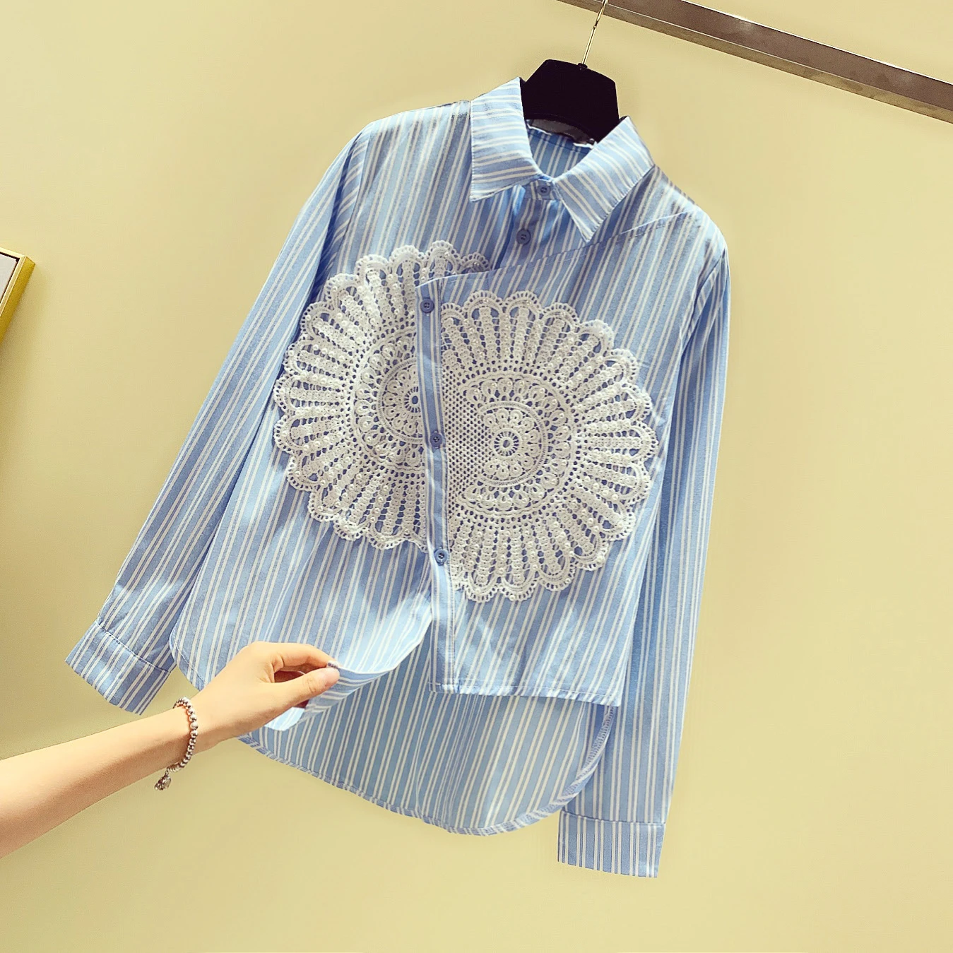 

New Vertical Stripe Shirt Autumn 2019 Women's Long Sleeve Korean Style Loose Irregular Lace Shirts Blouse Lady Basic Tops