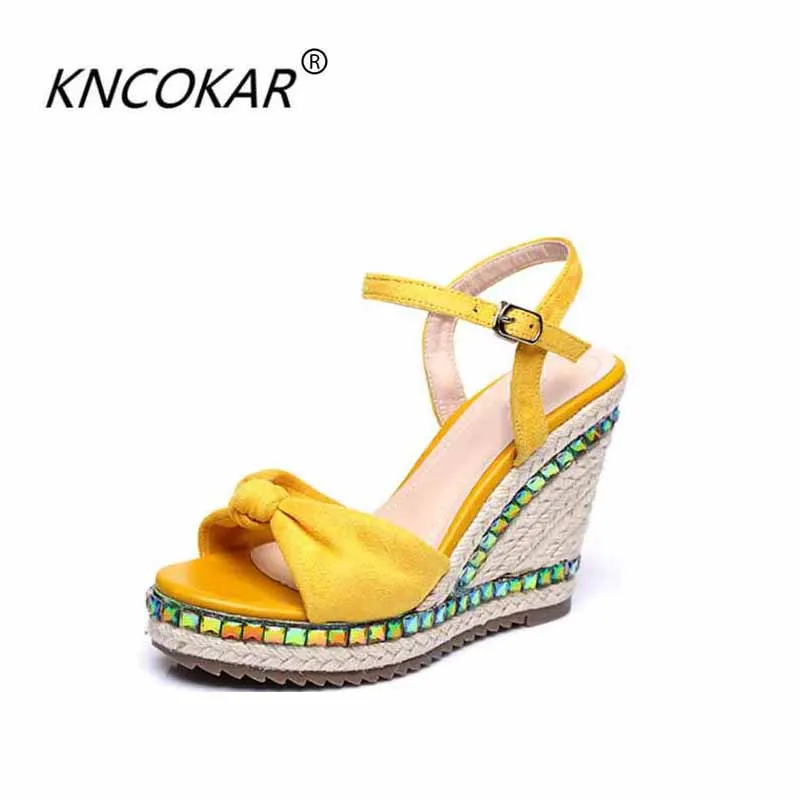 

The new summer fashion women's shoes braided bow and waterproof platform, and the wedges and sandals are sweet