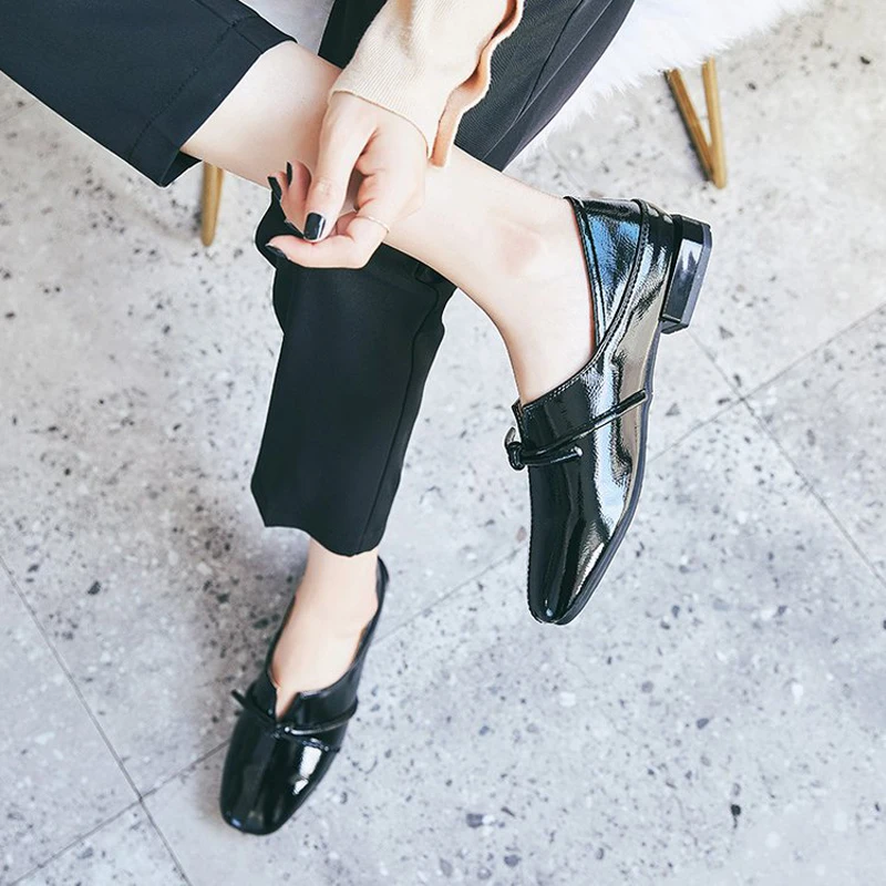 

2019 New Spring Women Low Heels Platform Pumps Patent Leather Oxfords Lace Up Slip-On Solid Square Toe Ladies Shoes XWD7374