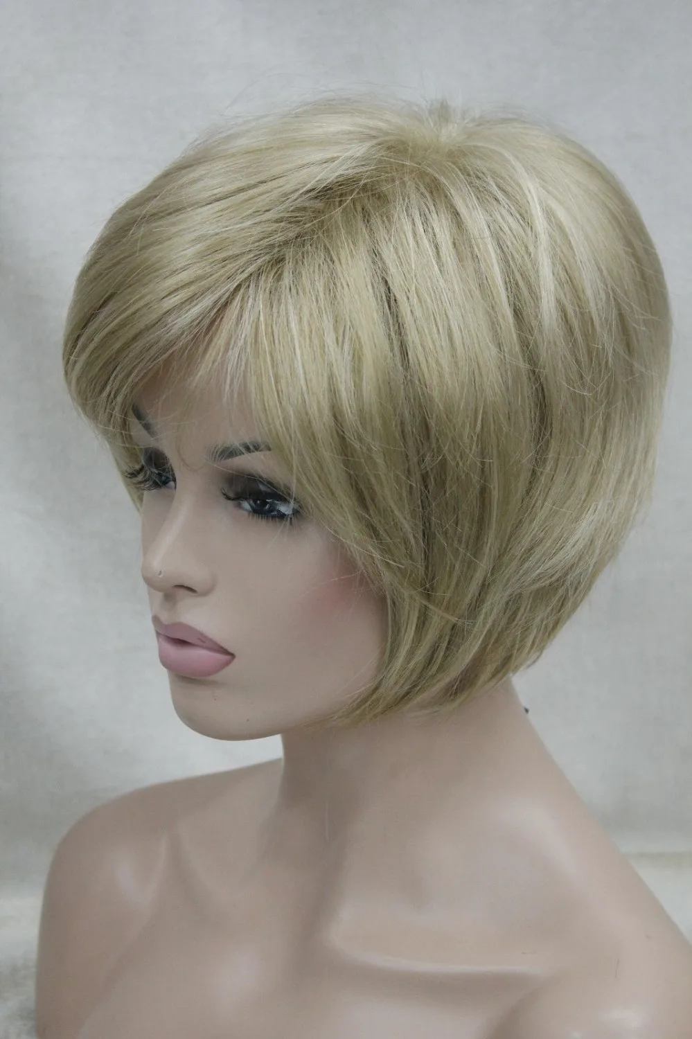 0000120 New charming blonde mix with brown root women' short straight wig |