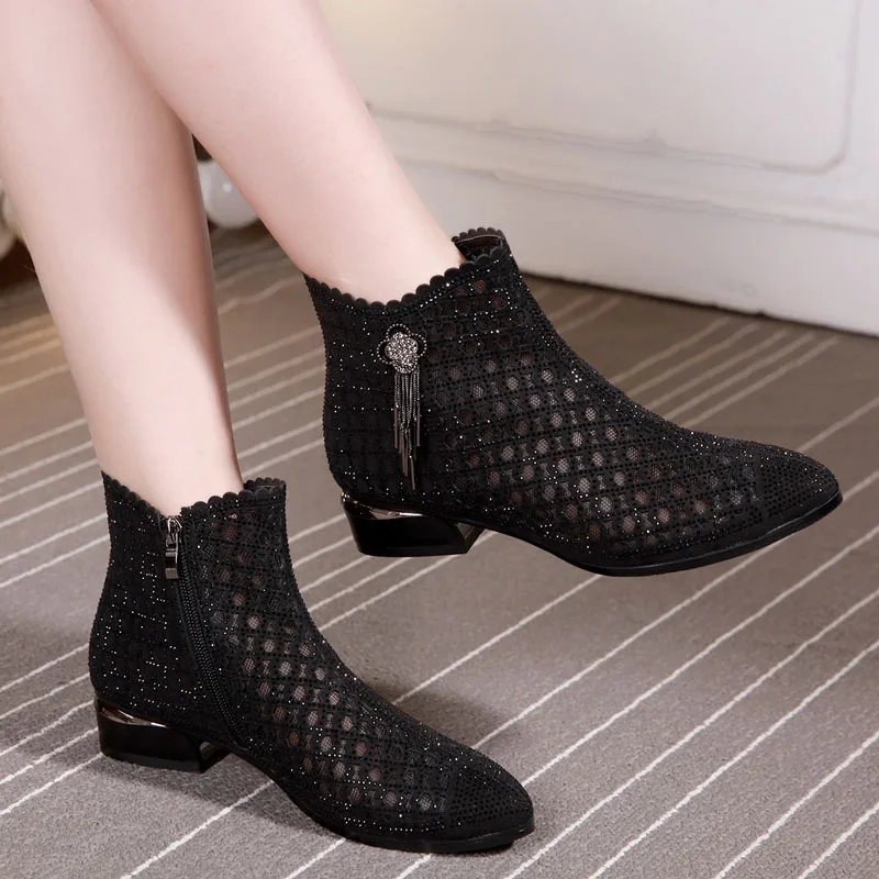 

2019 new summer fashion large size women's shoes 40-43 spring hollow hole short boots soft bottom casual mesh boots
