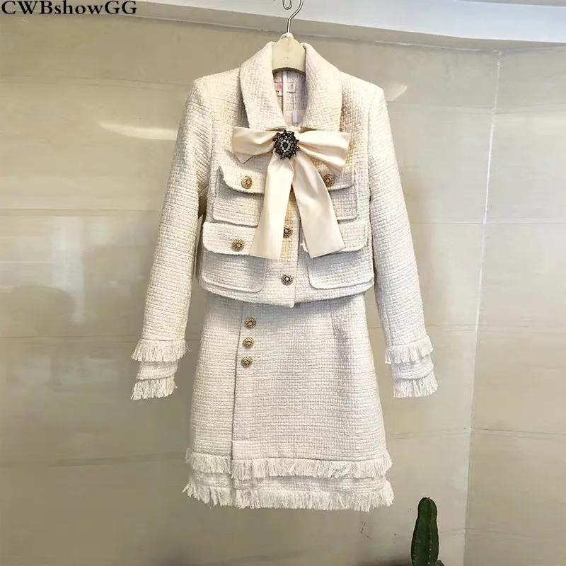 

Autumn And Winter New Women's Small Fragrance Wind Tweed Jacket + Tassel Patchwork Wool Skirt Fashion Two-Piece Set