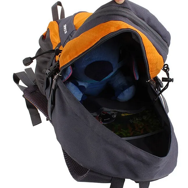 men travel backpack11
