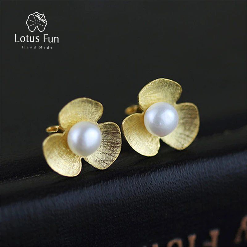 

Lotus Fun Real 925 Sterling Silver Natural Pearl Handmade Fine Jewelry Fresh Clover Flower Stud Earrings for Women Brincos